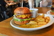 サプレマシーさんが投稿したThe Burger Stand N’s（愛知/池下）の口コミ詳細 [食べログ] The Burger Stand N’s