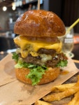 arattchiさんが投稿したBOMBER BURGER（宮城/広瀬通）の口コミ詳細 [食べログ] BOMBER BURGER