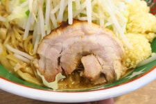 『ラーメン（大盛）＋ヤサイ増しショウガトリプル』by GSX-R750 : ジャンクガレッジ 志木南口店 - 志木/ラーメン [食べログ] ラーメン... 