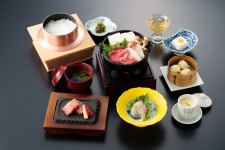 季節釜めし 花小梅 難波髙島屋店のご予約 - 難波（南海）/日本料理 | 食べログ 季節釜めし 花小梅 難波髙島屋店 (難波（南海）/日本料理)