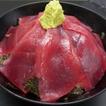 『　阪急三宮駅西口の高架下にある海鮮丼専門店。中央市場を  中心に展開する『活州居酒屋　駅前』の系列店』by DEATH13 : 海鮮丼の駅前... 