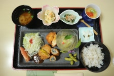 お寺んち　茶茶 - 長船/日本料理 | 食べログ お寺んち　茶茶 (長船/日本料理)