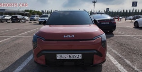 “쨍한 오렌지색 멋지네!” 유럽 수출형 EV3 GT라인