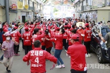 오태완 의령군수 후보측, 신반전통시장에서 축제같은 선거운동