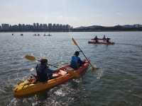 서울특별시교육청학생교육원 안심생존수영교육지원센터 중·고 학생 한강 수상안전체험교육으로 마음·신체건강 회복 시작!