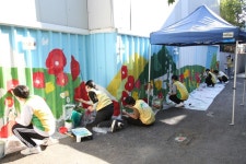 신천지자원봉사단 동작지부, 볕바라기주간보호센터에 벽화봉사… ′담벼락이야기′