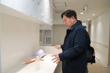 박강수 마포구청장, 市 자치구 최초 ‘효도숙식 경로당’ 조성 현장 점검