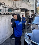 주안5동 바르게살기위원회, 어려운 이웃에 연탄 300장 후원해