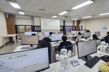 성남시수정도서관, ‘AI 로봇 파이보’와 함께하는 코딩 교실 운영