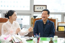 박소다미 (주)코리아코스메틱 대표 성북구청장 표창장 수상