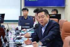 택시 협동조합, 이름만 바꾼 지입제?... 협동조합 운수 종사자 보호 대책 마련 시급 택시 협동조합, 이름만 바꾼 지입제?...  협동조합 운수 종사자... 