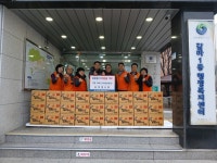 갈마1동 따뜻한 나눔… 갈마봉사회, 어려운 이웃에 라면 50박스 전해