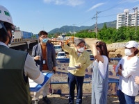 백운찬 의원, 산업로 확장공사 현장 통학로 점검