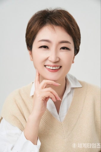 이언주 전 국회의원 오는 8일 영도 아델라 호텔에서 출판기념회 및 토크콘서트 개최