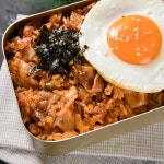 띵굴마켓 : [하남돼지집] 묵은지 대패삼겹 볶음밥 460g [하남돼지집] 묵은지 대패삼겹 볶음밥 460g