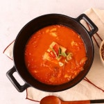 띵굴마켓 : [장꼬방묵은김치찌개전문] 묵은지 김치찌개 1인분 [장꼬방묵은김치찌개전문] 묵은지 김치찌개 1인분