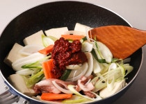 띵굴마켓 [계룡산 상신식당] 국산콩 수제두부두루치기 2인분