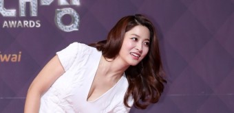[★포토]박세영, '드레스를 섹시하게 정리하는 법' - 스타뉴스