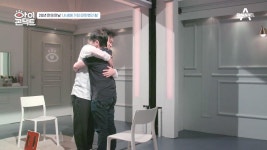 쏜살같이 흘러간 시간, 20년 만의 하는 두 남자의 진한 포옹 | ZUM TV