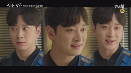 황찬성 완벽한 철벽남의 3단계 #내일배안고파 #어제본내일개봉작 #씨유2029년 | ZUM TV