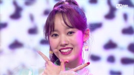 위키미키의 업그레이드 매력! OOPSY 무대 | ZUM TV