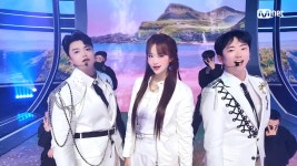 최초 공개 남다른 아이돌 매드몬스터의 하이 HI (feat. 엄원아) 무대 | Mnet 220908 방송 | ZUM TV