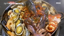 바다의 향기가 가득! 바닷가재해물탕~! | ZUM TV