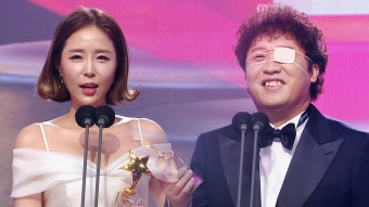 정준하, 신지의 싱글벙글쇼! 정준하&신지 '신인상 라디오 부문' 수상!, MBC 211229 방송 | ZUM TV