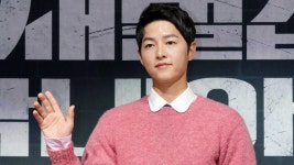 송중기, ′화란′으로 첫 칸 입성…아내 케이티와 레드카펫 밟을까 | ZUM TV