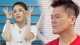 박진영, ‘있지(ITZY)’ 칼군무에도 자비 없는 ‘매의 눈’ | ZUM TV