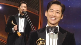 ‘천원짜리 변호사’ 남궁민, 디렉터즈 어워드 부문 수상! | ZUM TV