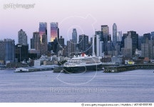 a0142-000193 | 게티이미지코리아 | Queen Mary II on Hudson River Royalty-Free 이미지