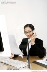 LEFRF15028378 | 게티이미지코리아 | Businesswoman talking on telephone, smiling Royalty-Free 이미지