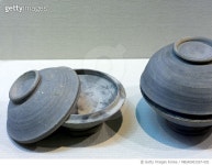 MBIA0901557-002 | 게티이미지코리아 | 굽다리접시 용인보정리고분 신라시대 Rights-Managed 이미지