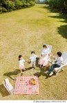 SKR1100231-002 | 게티이미지코리아 | 소풍 온 한국인 가족 Rights-Managed 이미지