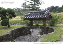 MIWA1200709 | 게티이미지코리아 | 예산신암면추사고택우물 Rights-Managed 이미지