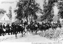 MARYEV10547294 | 게티이미지코리아 | Belgian infantry and cavalry on the march during the second retreat from Antwerp, First... 