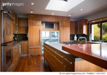 160670947 | 게티이미지코리아 | Modern Kitchen with Hardwood Floors Royalty-Free 이미지
