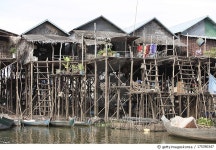 175390347 | 게티이미지코리아 | Floating village, Cambodia Royalty-Free 이미지