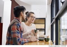 523151567 | 게티이미지코리아 | She enjoys going out with him Royalty-Free 이미지