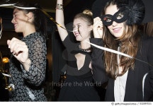 532097031 | 게티이미지코리아 | Women partying at night club Royalty-Free 이미지