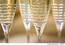 포도농장직거래탱글플룻 | 539669787 | 게티이미지코리아 | Close-up of champagne flutes Royalty-Free 이미지