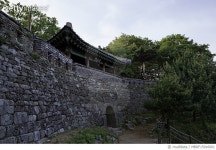 MBRF15016001 | 게티이미지코리아 | 한국, 경기도, 광주시, 남한산성, 우익문 Royalty-Free 이미지