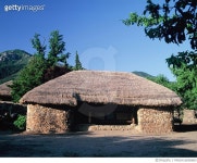 MXGA16000683 | 게티이미지코리아 | 토담집 Rights-Managed 이미지