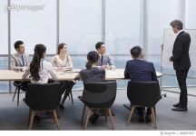 688893057 | 게티이미지코리아 | Business people having meeting in board room Royalty-Free 이미지