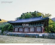 MIWA17000183 | 게티이미지코리아 | 충남 논산시 관촉사로(관촉사대웅전) Rights-Managed 이미지