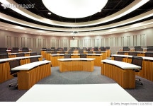 LS1705513 | 게티이미지코리아 | 실내 원형 회의실 Rights-Managed 이미지