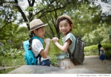 JVRF17000003 | 게티이미지코리아 | 등교길아이들 Royalty-Free 이미지