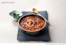 MBRF17018221 | 게티이미지코리아 | 버섯매운탕 Royalty-Free 이미지