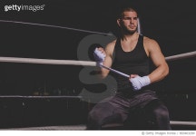 893403290 | 게티이미지코리아 | Fighter sitting in ring Royalty-Free 이미지